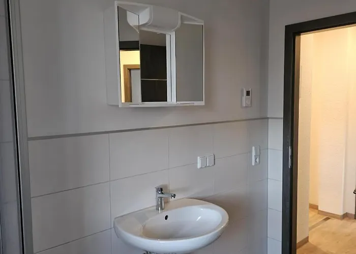 Neu! Og Rechts Lägenhet Elsteraue